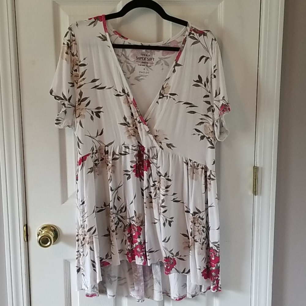 Torrid size 1 super soft babydoll top